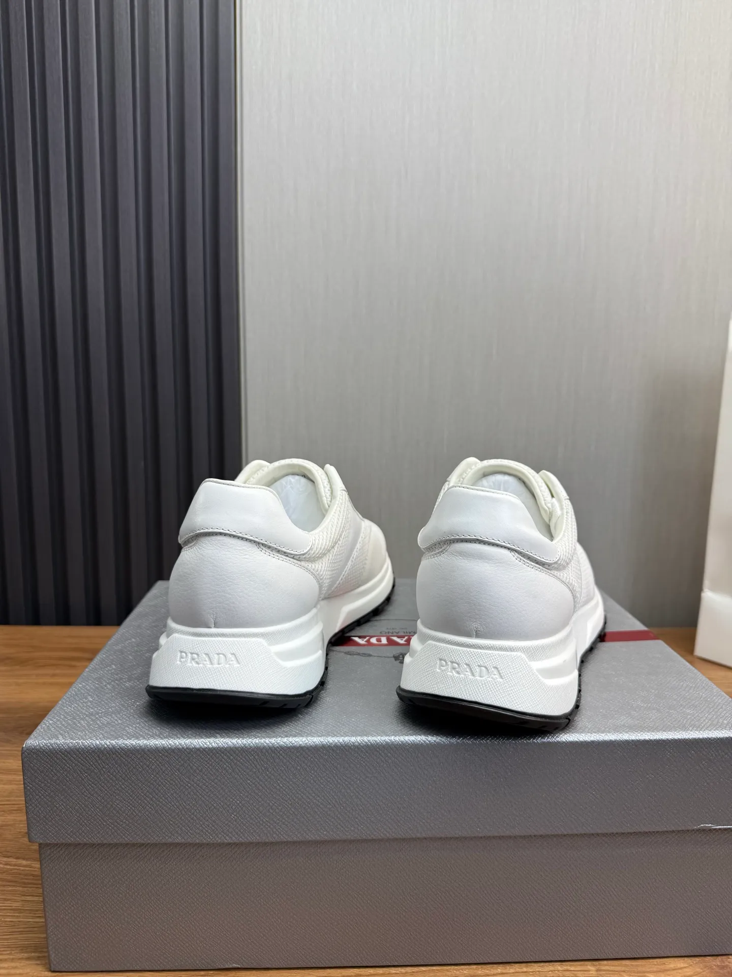 Men's shoes 💰560💰 [PRADA] Hot-selling men's shoes shipped 👏Official website synchronized ⬆️ Original cowhide fabric + cowhide lining, cowhide feet 🐮 1:1 shipment ✔️Original original bottom, 38-45 (45. Customized, non-refundable)